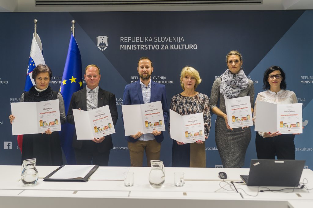 Podelitev nazivov Branju prijazna občina 2023 - predstavniki občin, ki so prejele naziv